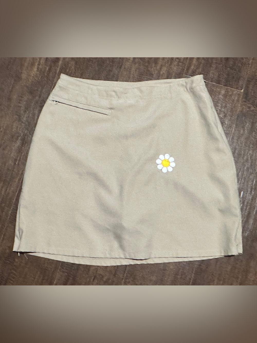 Patagonia Beige Skort with Daisy Flower 6